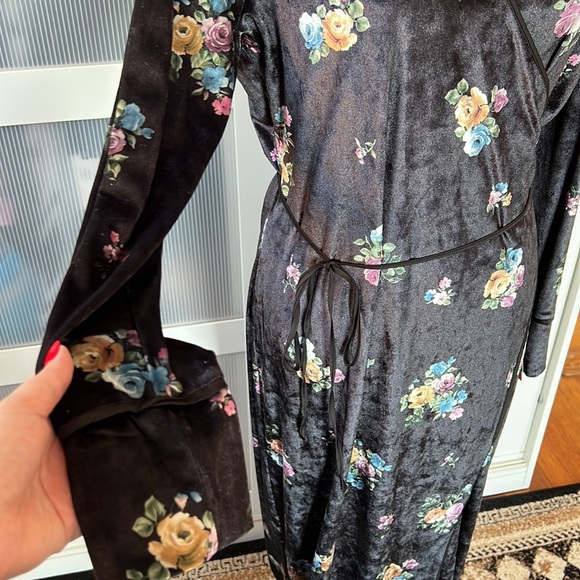 Zara Black Velvet Flower Maxi Wrap Kimono Dress Size Large NWT - Picture 4 of 8
